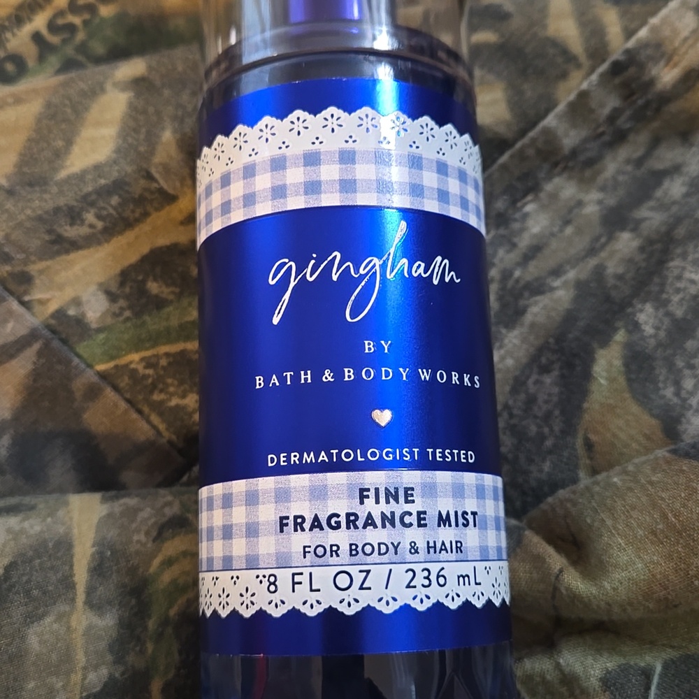 Bath & Body Works Gingham Soy Wax Blue Candle, Fine Fragrance with Matching Bag - Picture 5 of 6